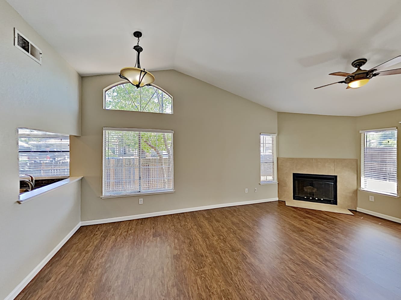 5644 Bolton Way photo 5
