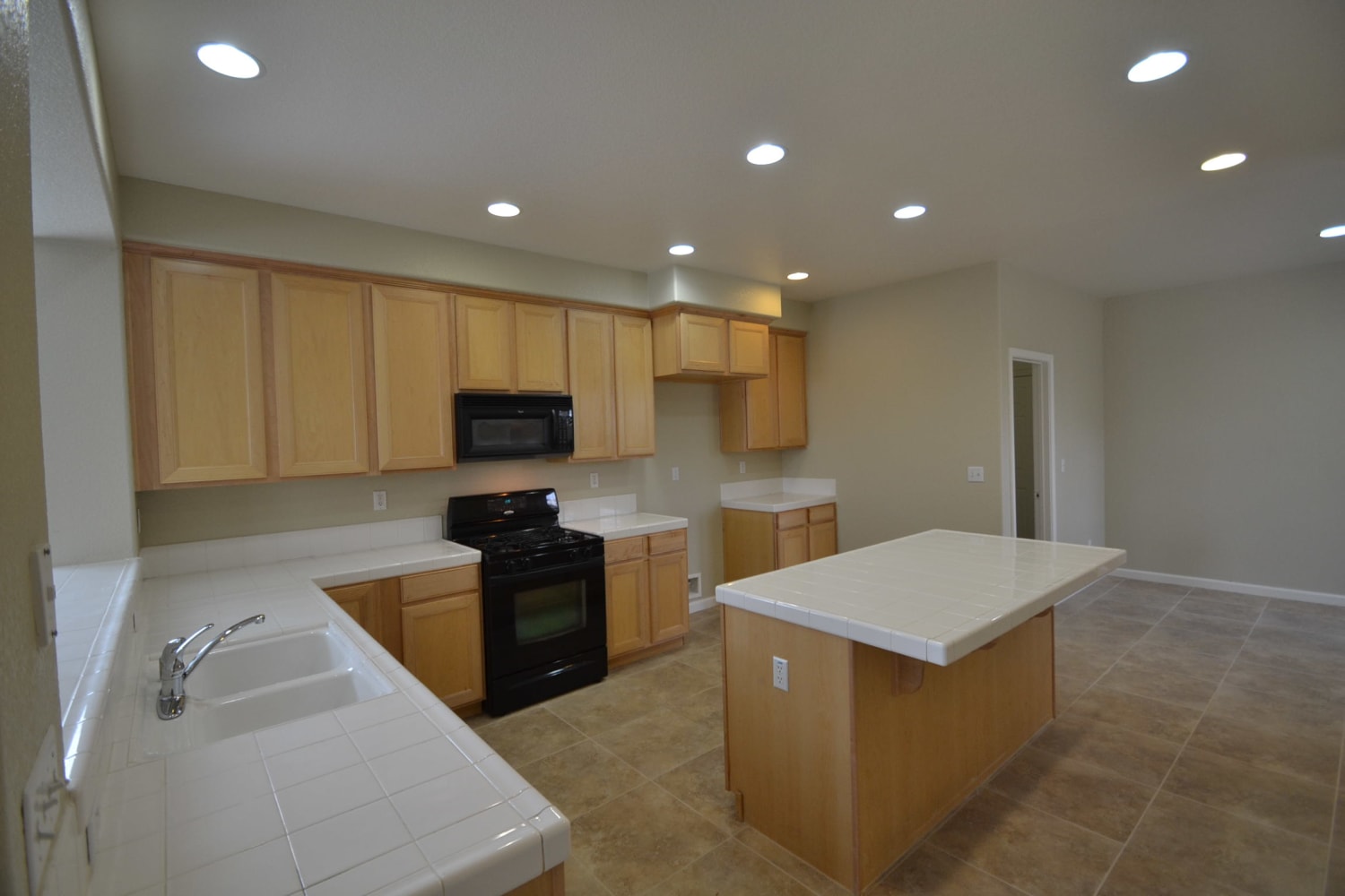 6804 Castro Verde Way photo 4