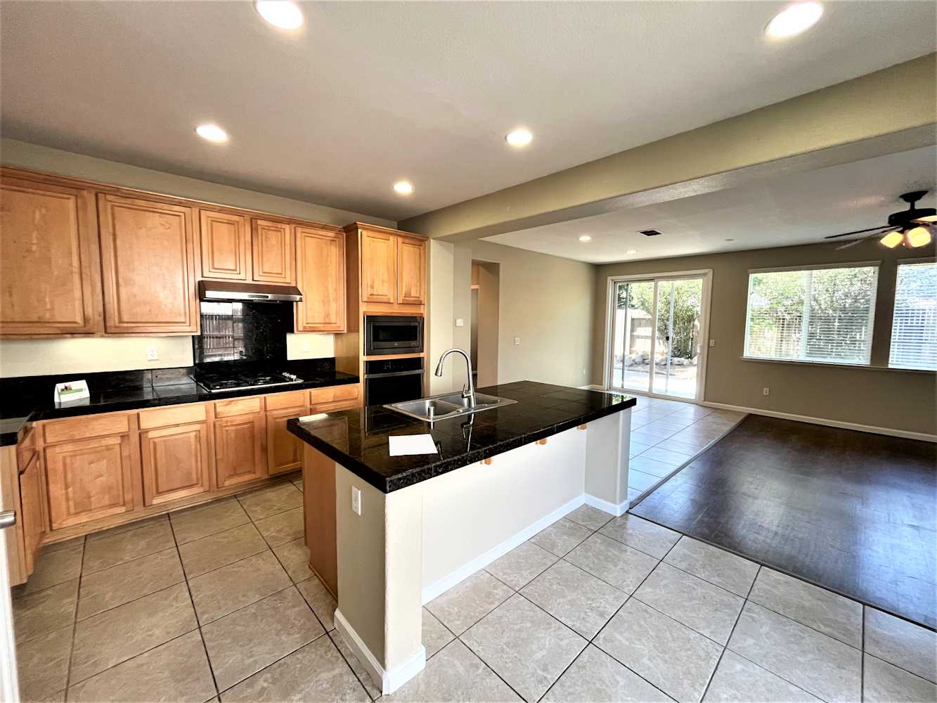 1230 Barnhill Ln photo 5