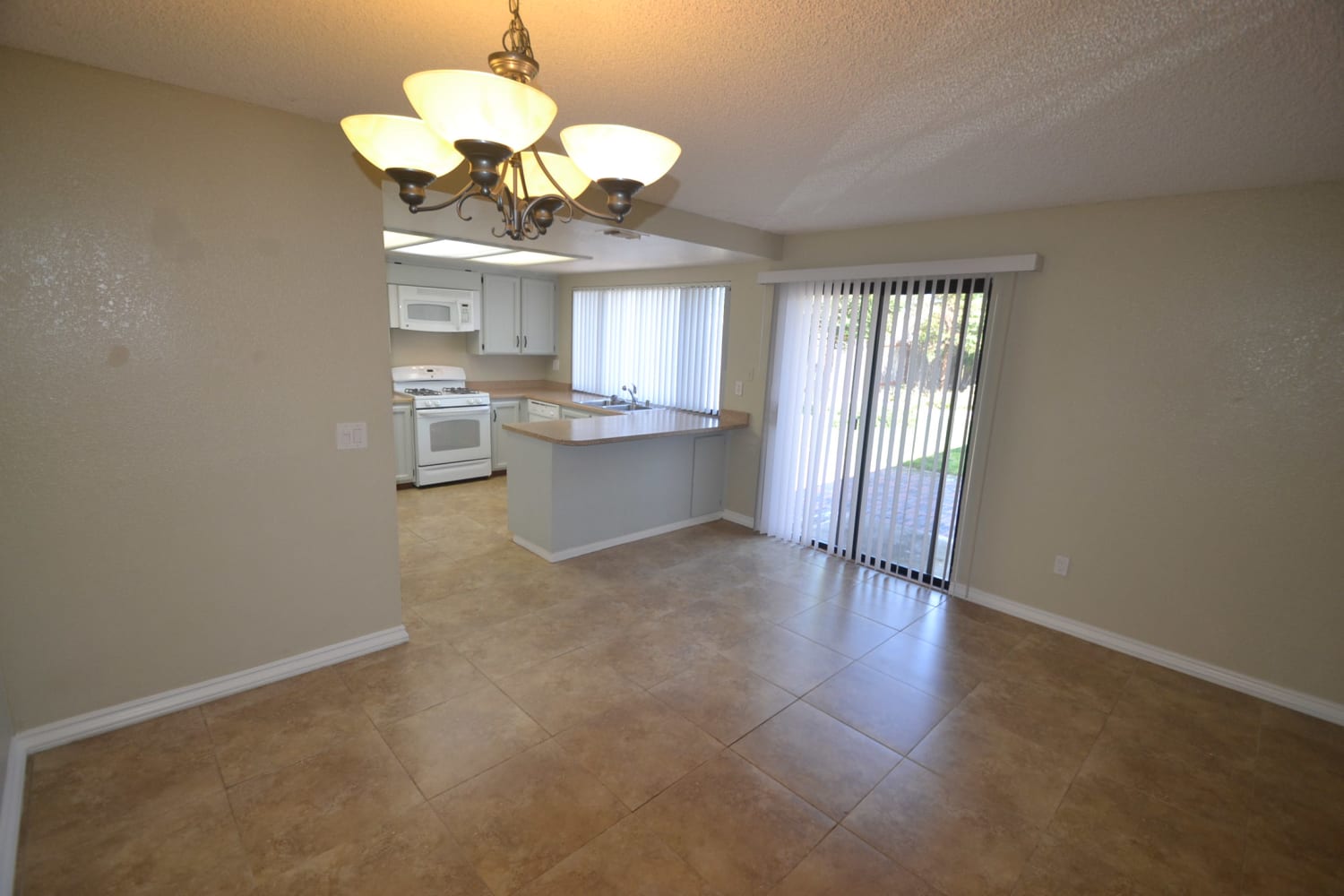 645 Grider Dr photo 3