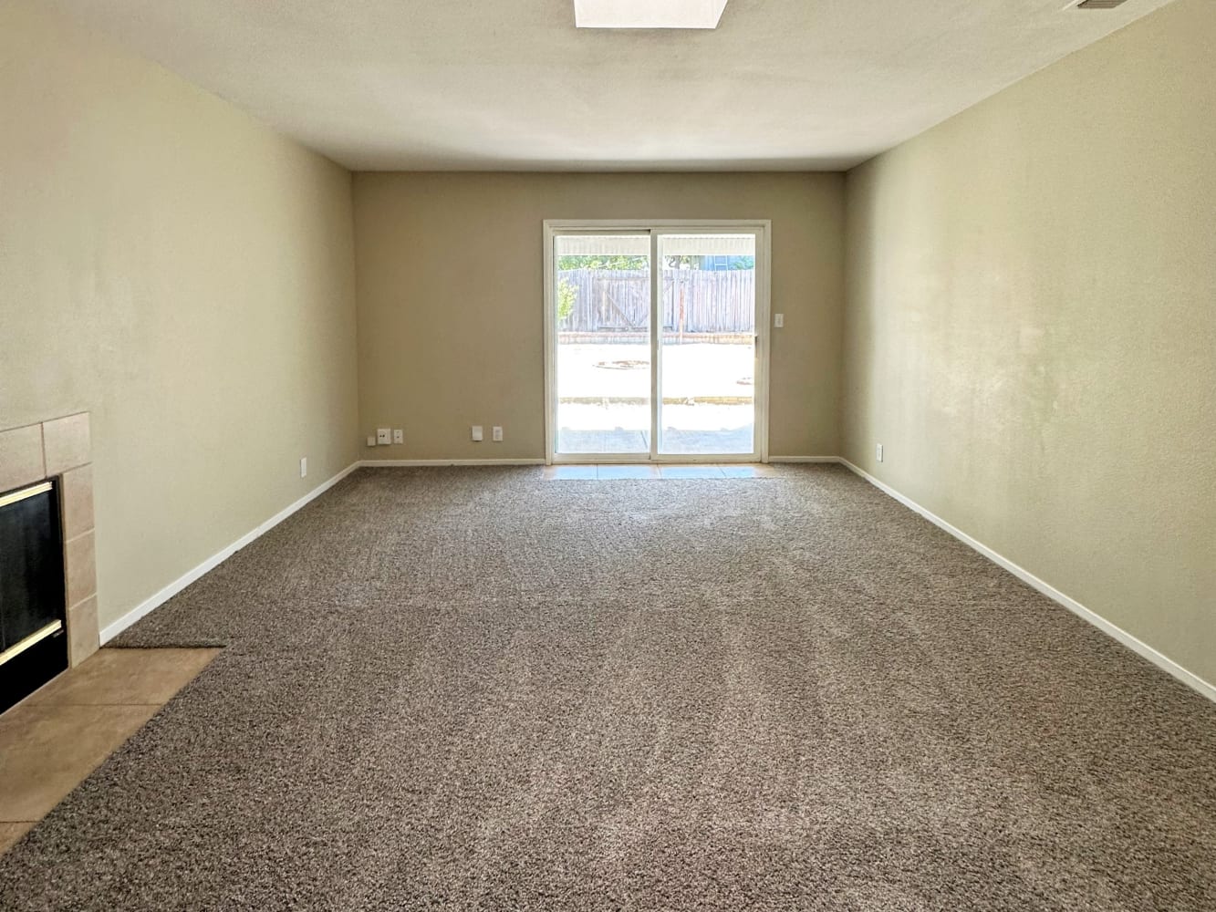 1520 Gladstone Dr photo 4