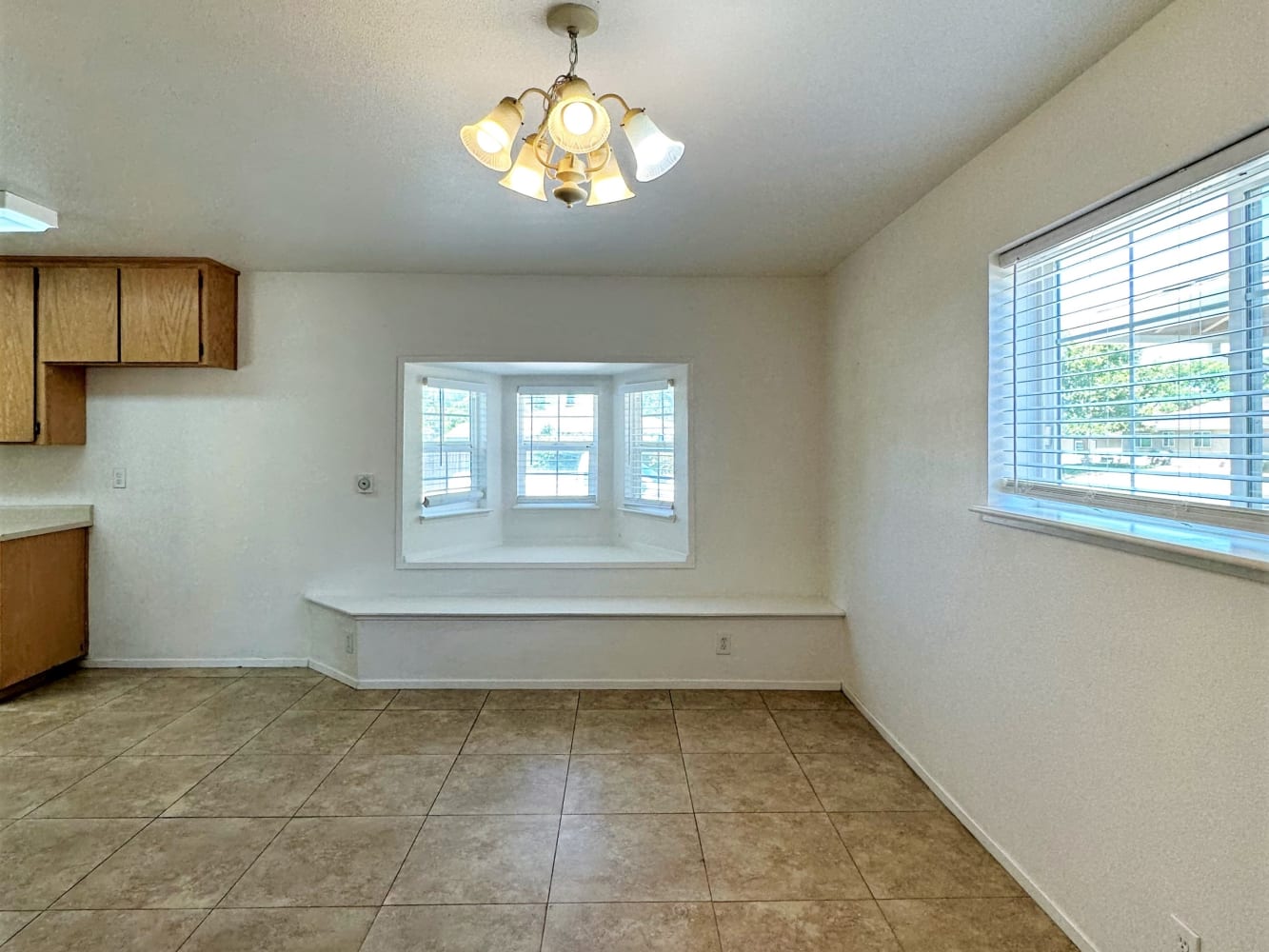 1520 Gladstone Dr photo 5