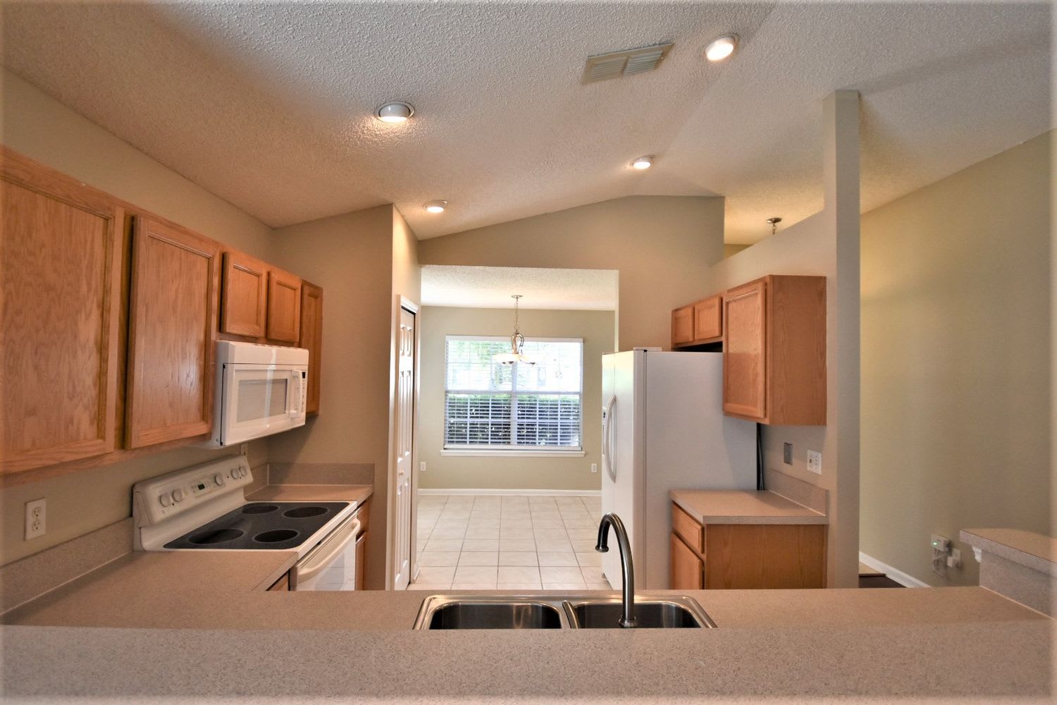 316 Southlake Dr photo 4