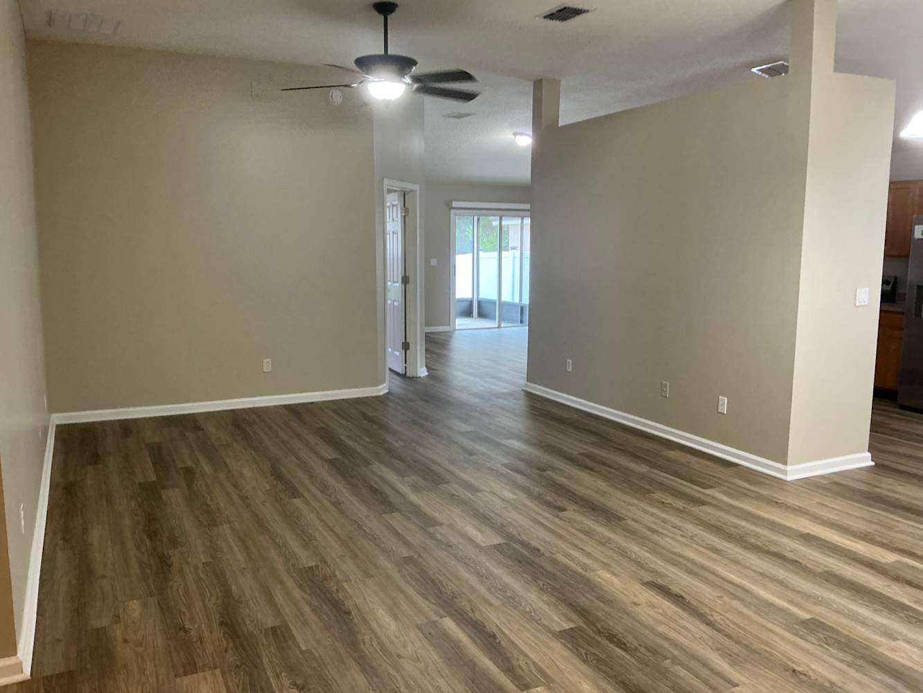 3525 Live Oak Hollow Dr photo 4