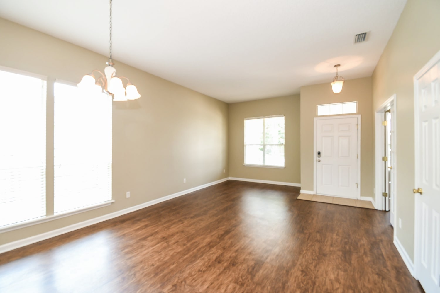104 Moultrie Crossing Ln photo 3