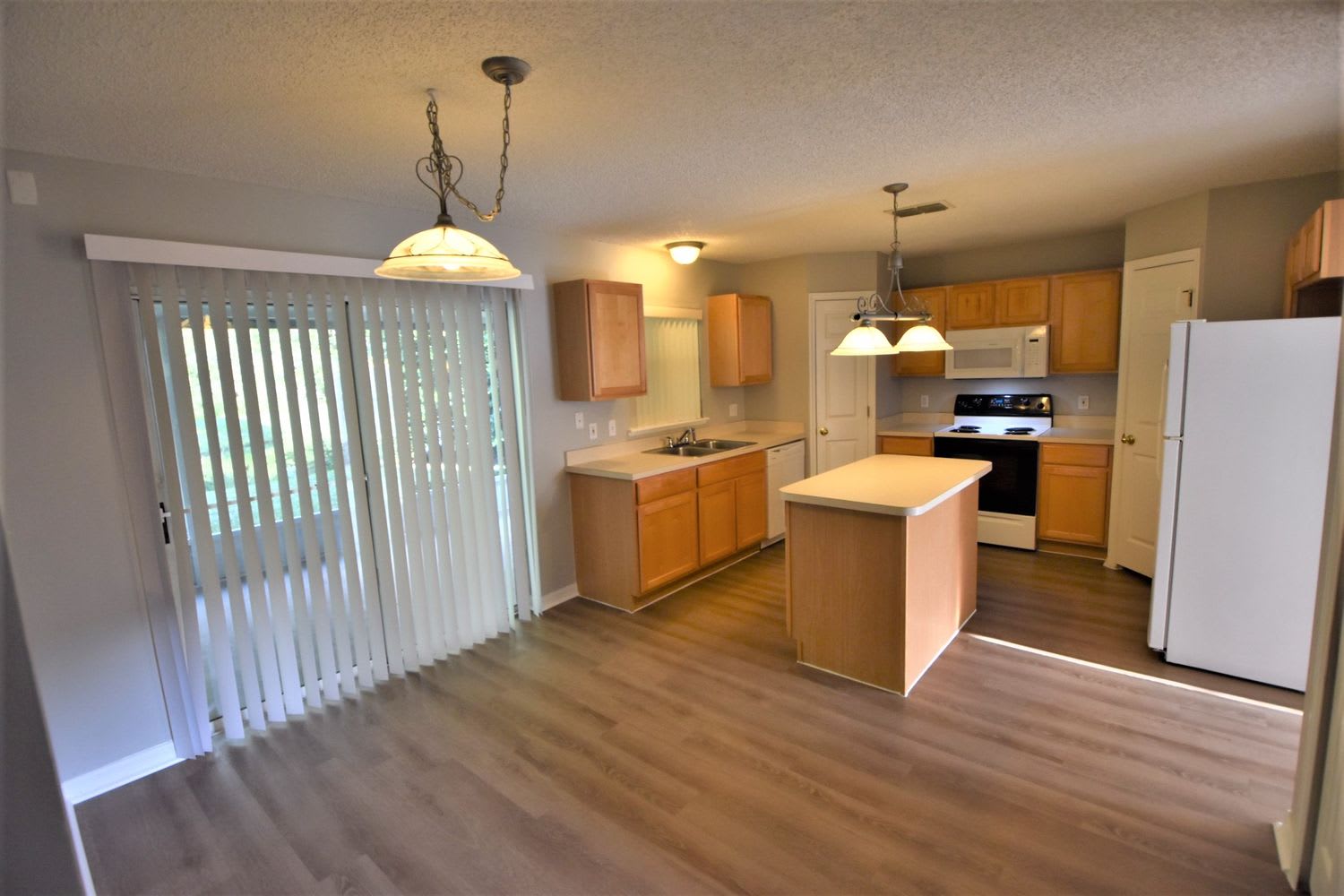 8863 Shindler Crossing Dr photo 5