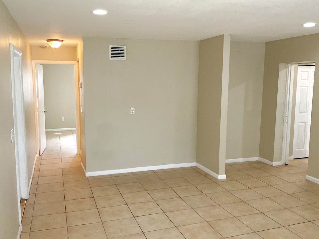 641 N 68th Way photo 3