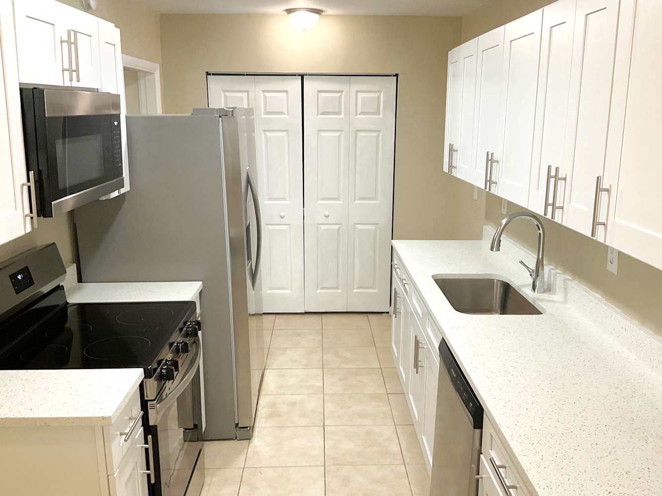 641 N 68th Way photo 4
