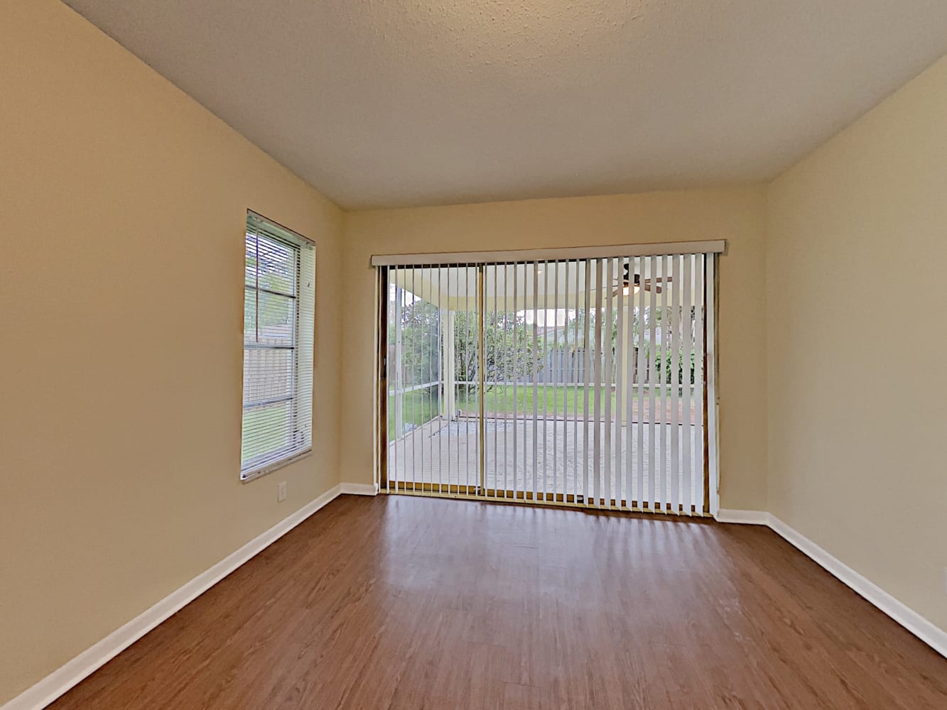 4441 NE 29th Ave photo 5