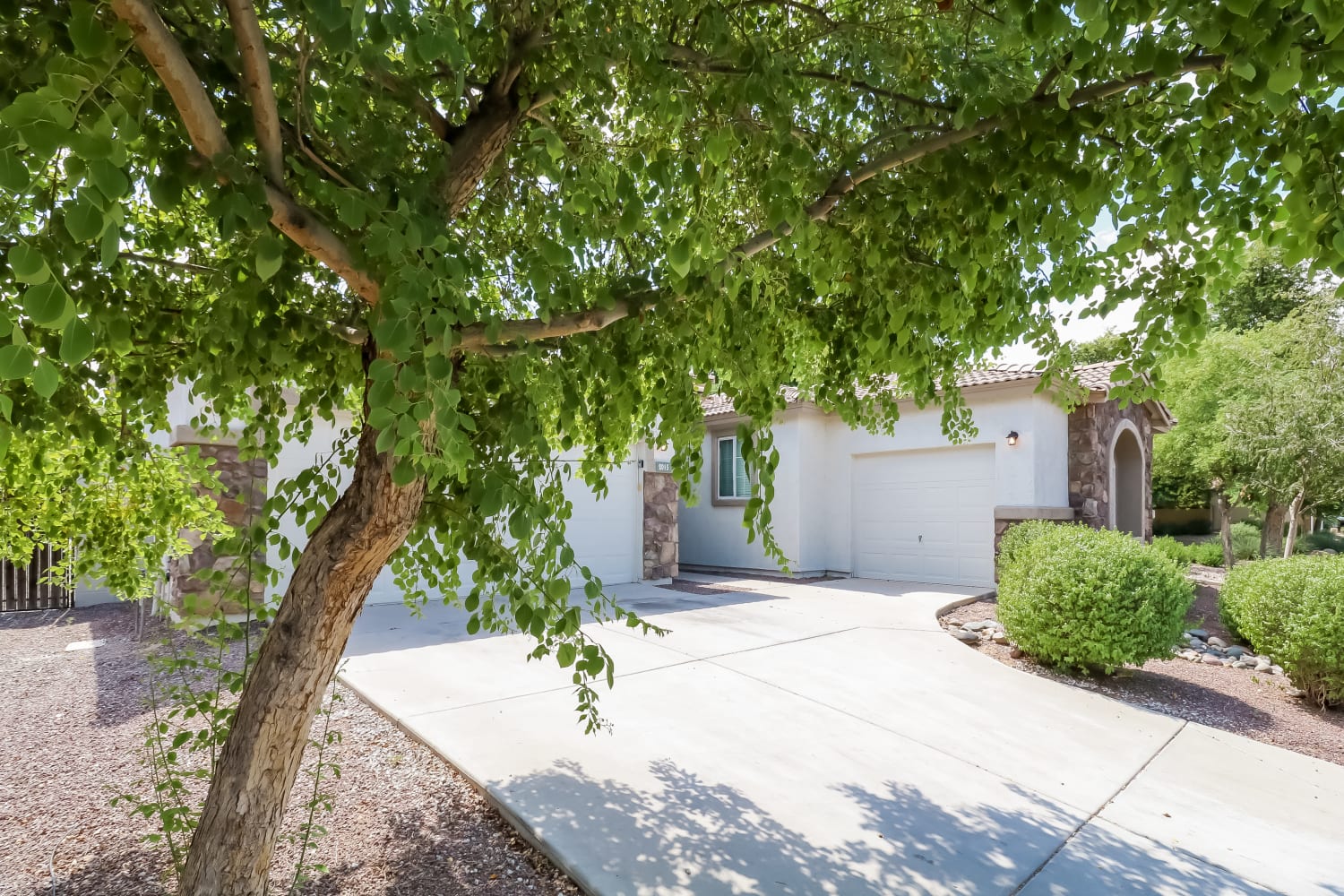 2015 W Carson Road photo 2