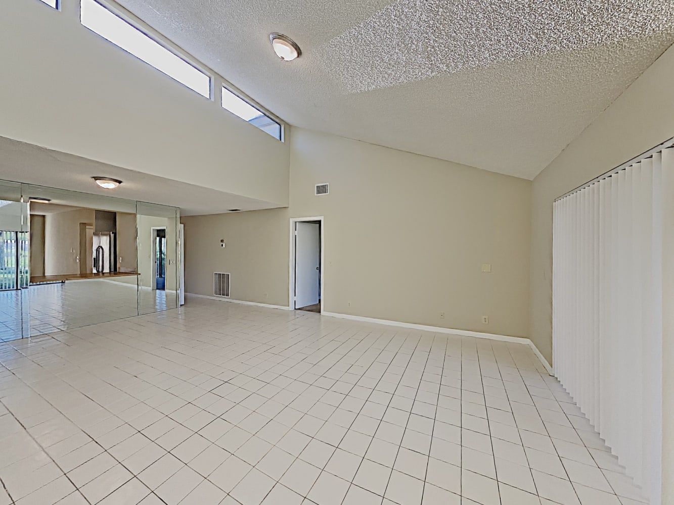 381 Wildwood Ln E photo 4