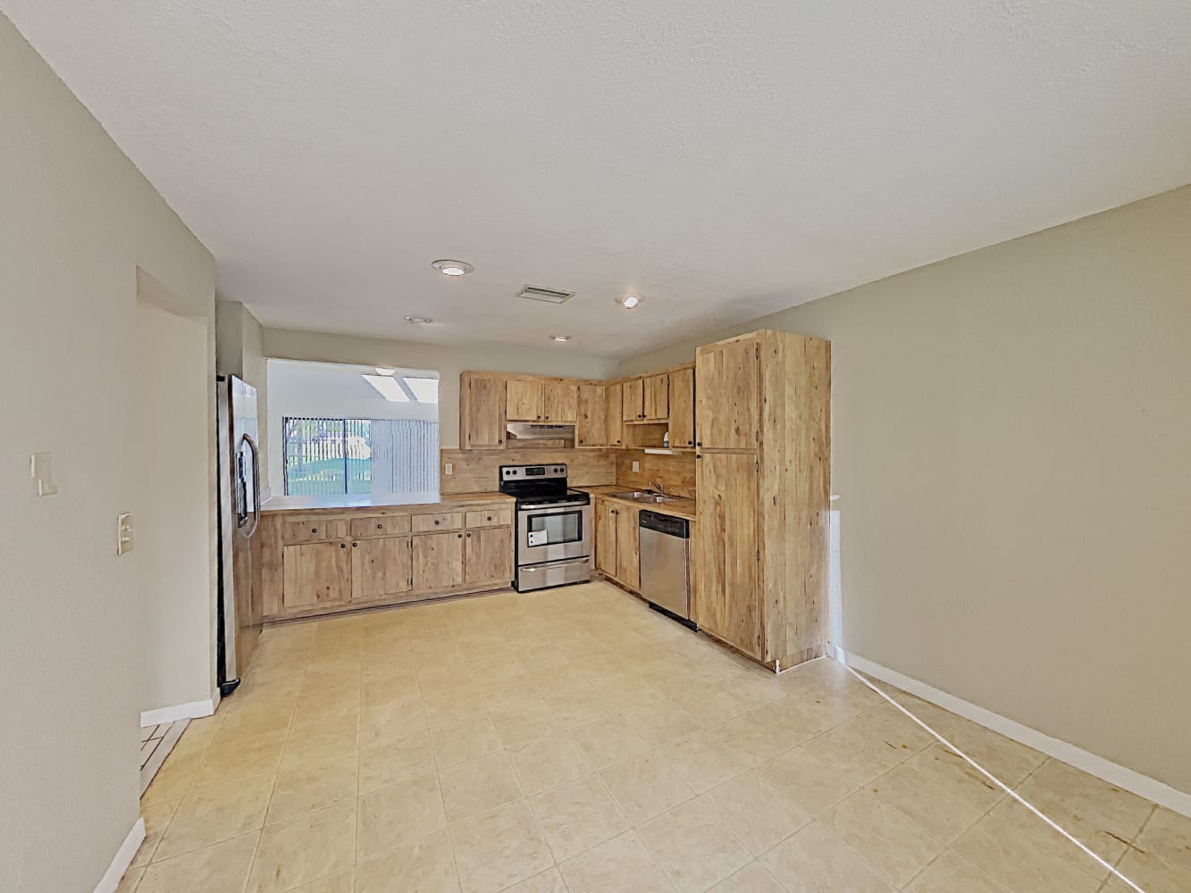 381 Wildwood Ln E photo 5