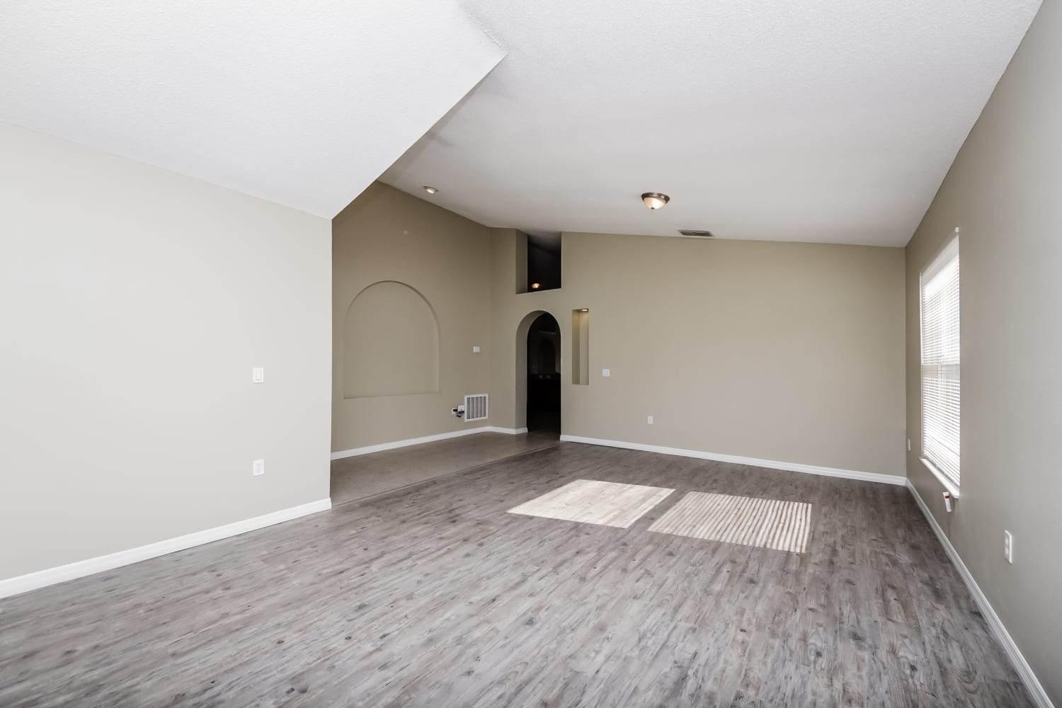 3232 Harpers Ferry Ct photo 3