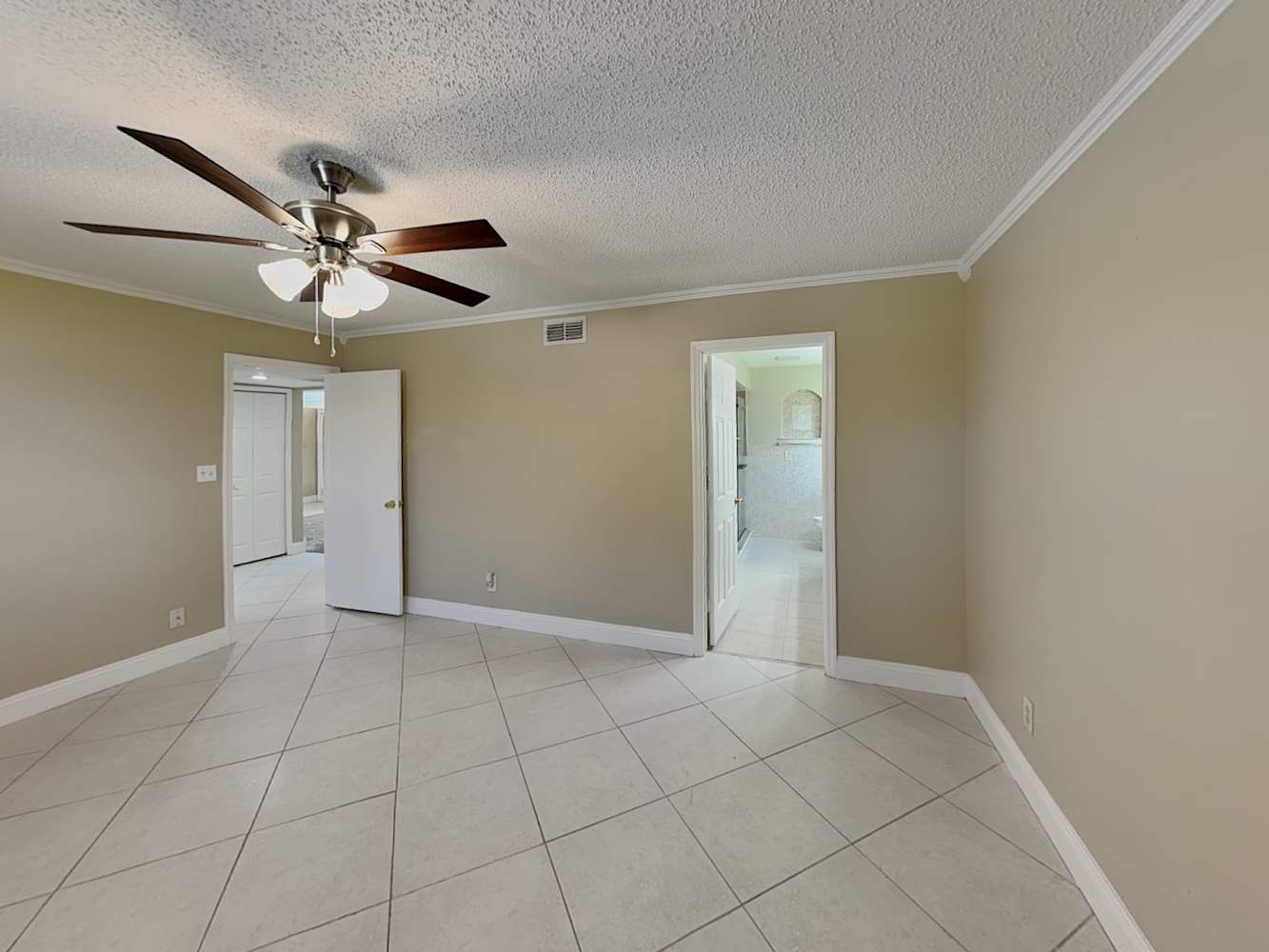 3907 Kiawa Dr photo 5