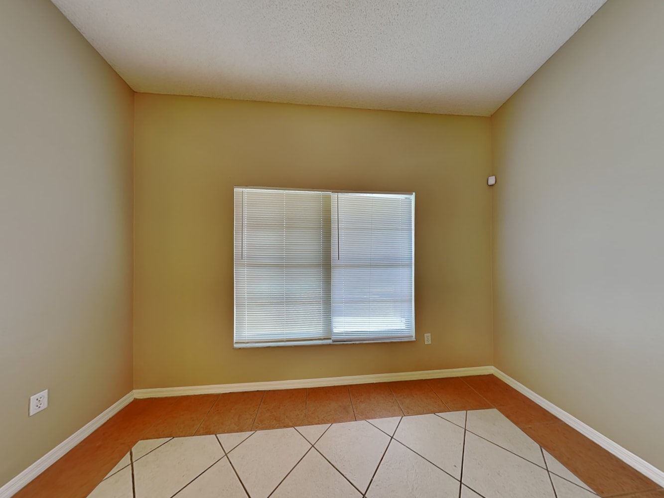 7792 Indian Ridge Trl N photo 3