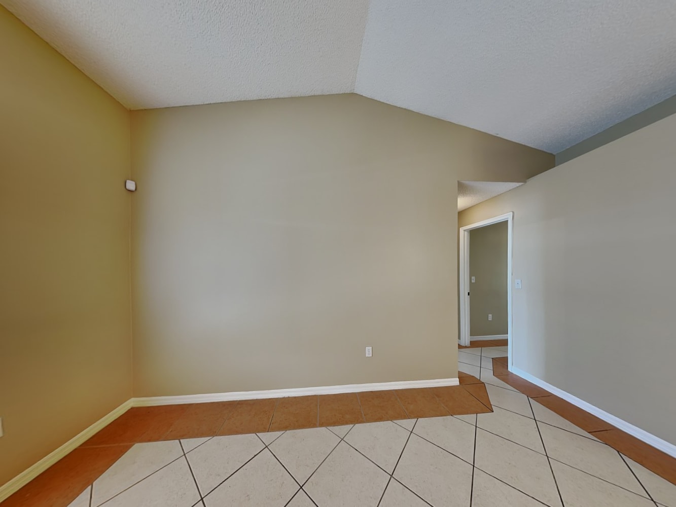 7792 Indian Ridge Trl N photo 4