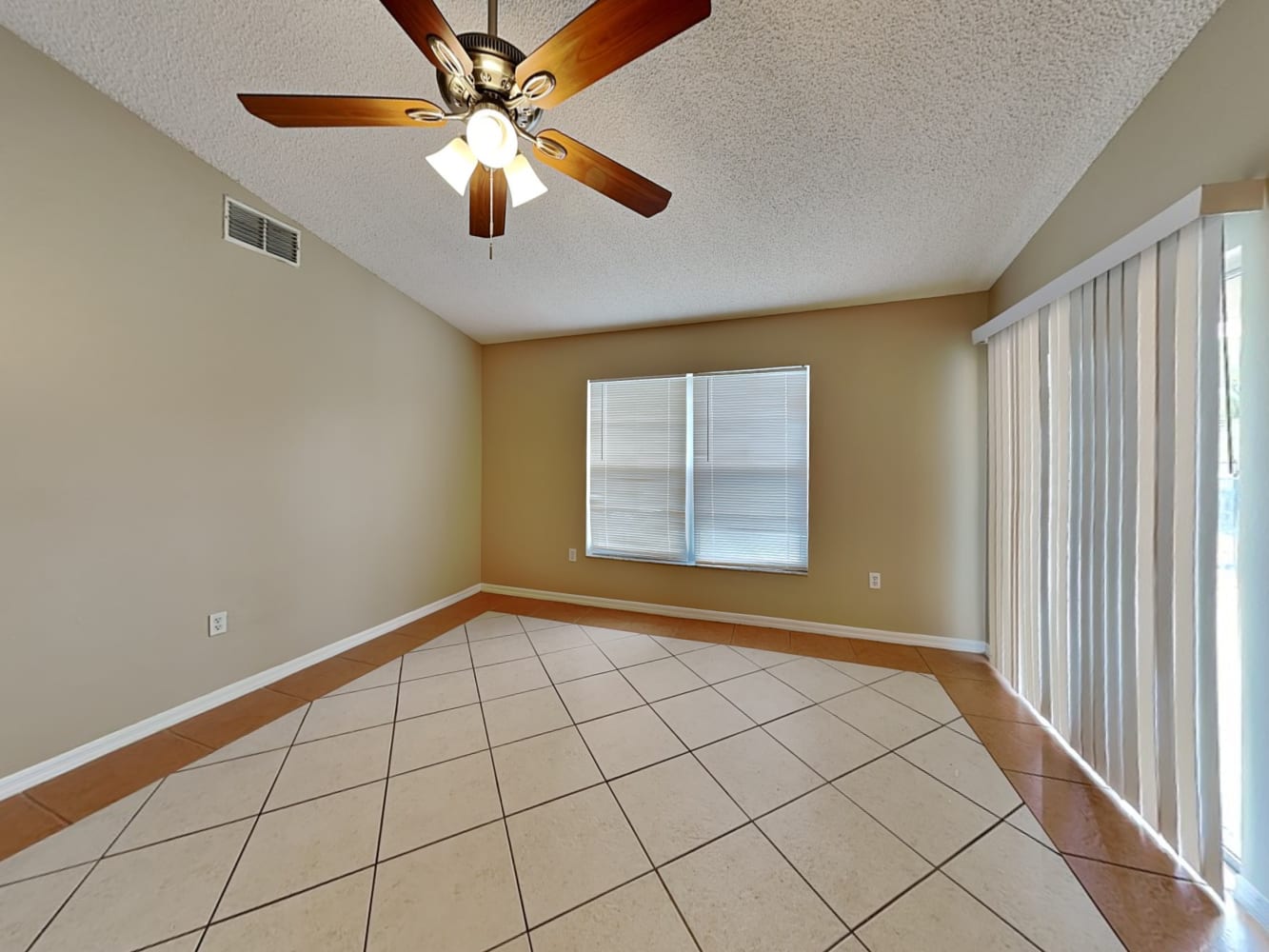 7792 Indian Ridge Trl N photo 5