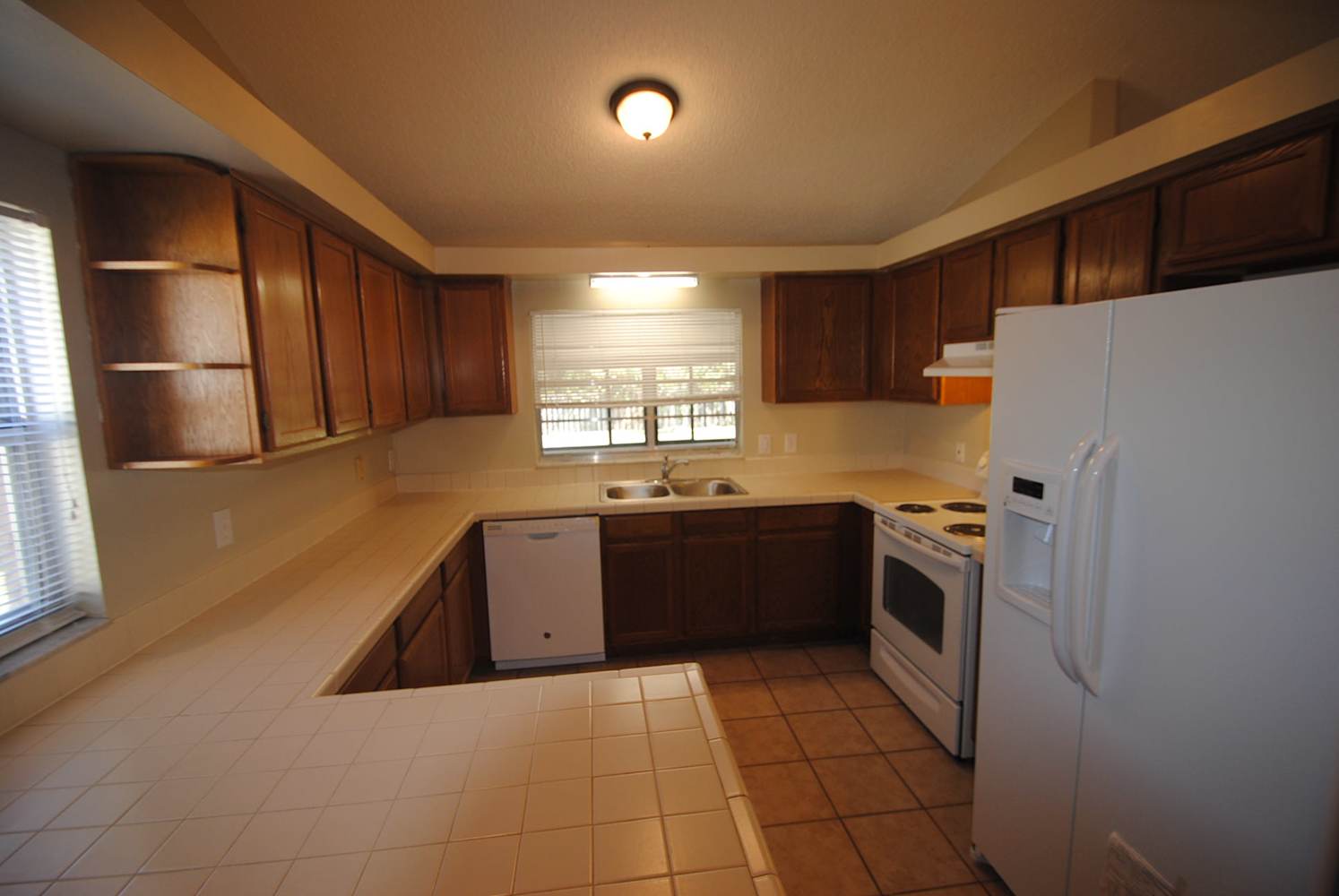 1009 Kasell Pl photo 3