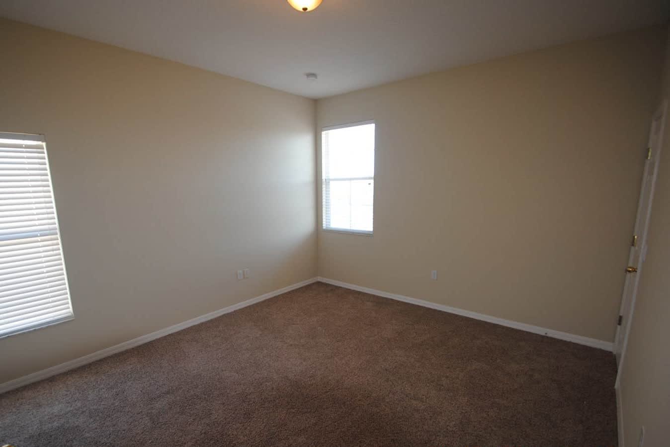 3575 Somerset Cir photo 5