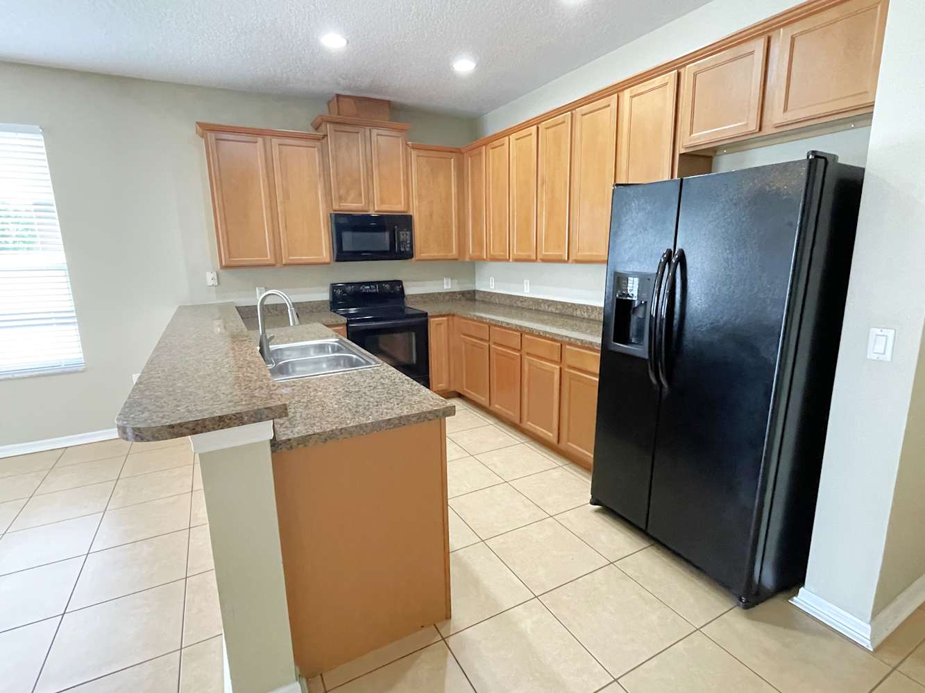 506 Woodford Dr photo 3