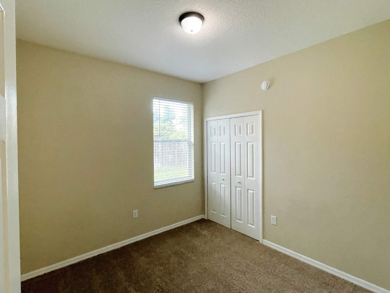 506 Woodford Dr photo 5