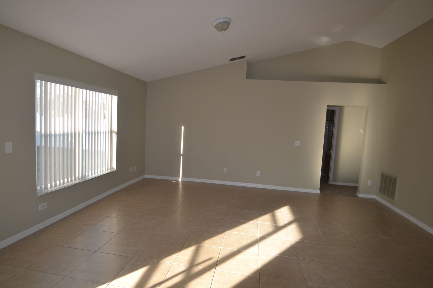 364 Marquee Dr photo 3