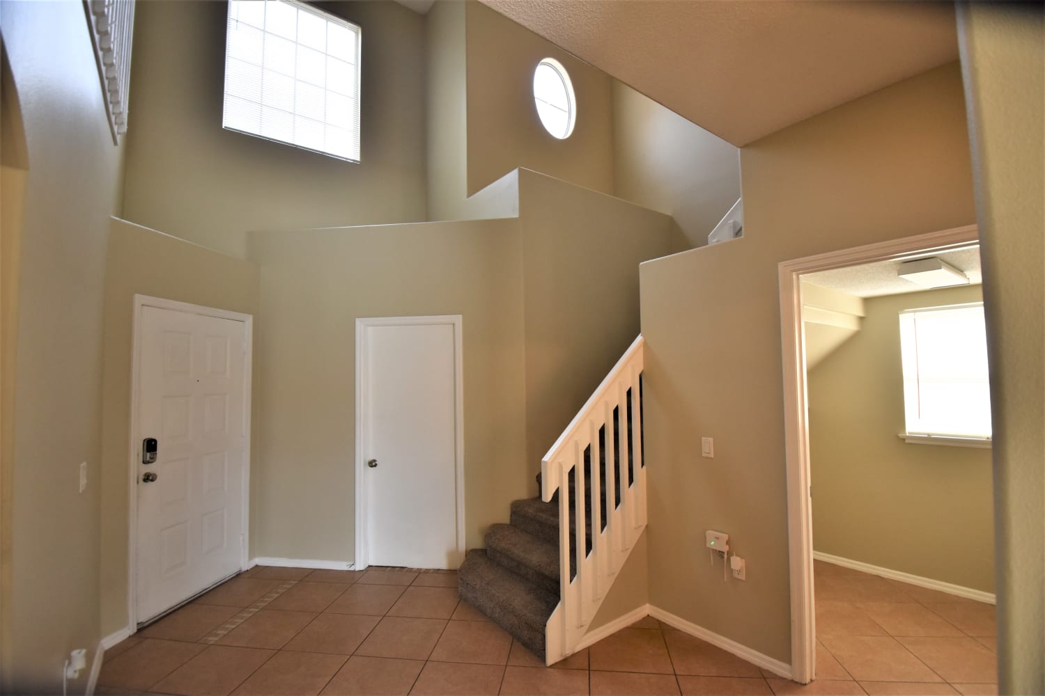 1815 Meadow Pond Way photo 3