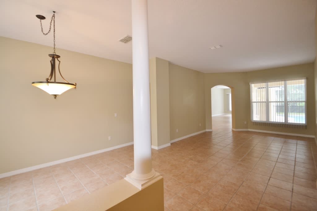726 Lakeworth Cir photo 2