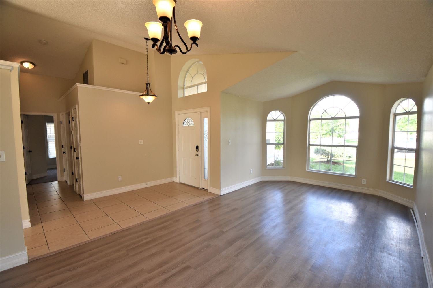 2419 Braemar Dr photo 2