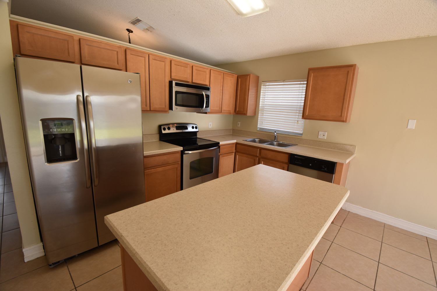 2419 Braemar Dr photo 3