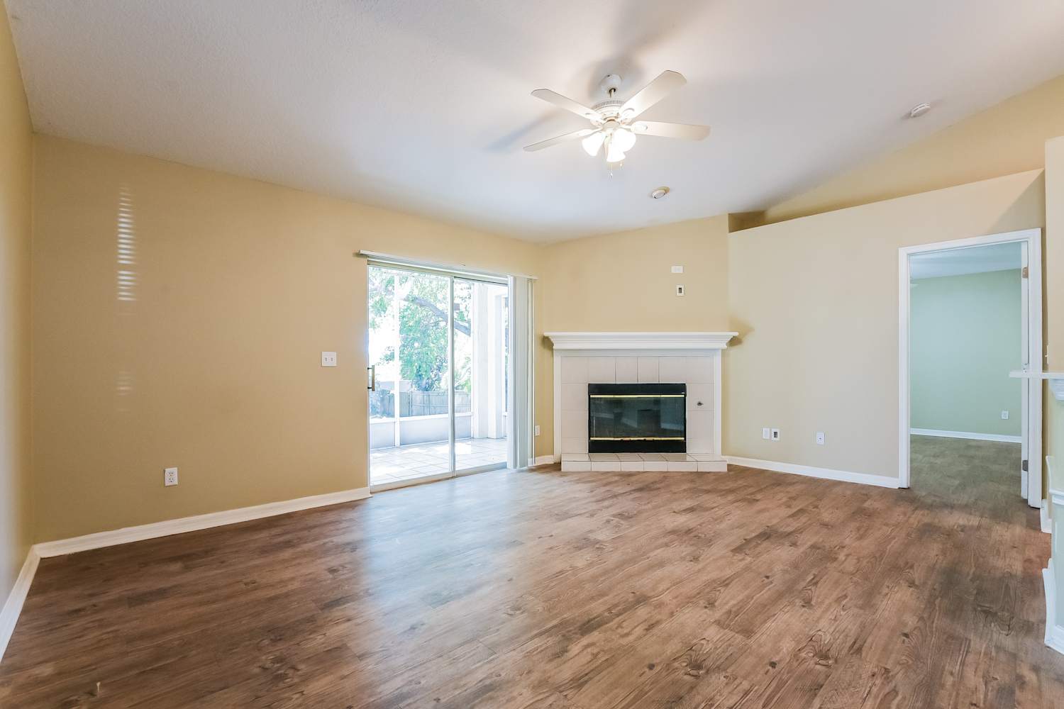 635 Park Valley Cir photo 5
