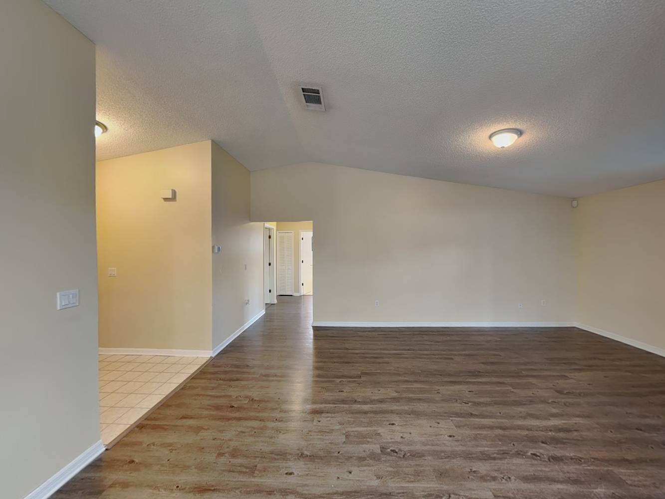 2940 Theresa Dr photo 4