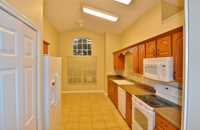 264 Old Mill Cir photo 3