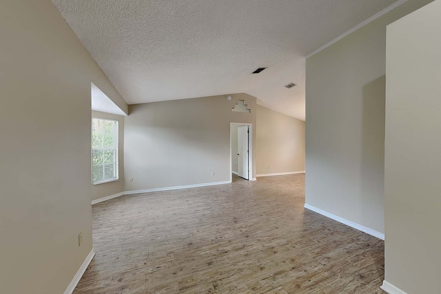 2624 Lake Jackson Cir photo 5