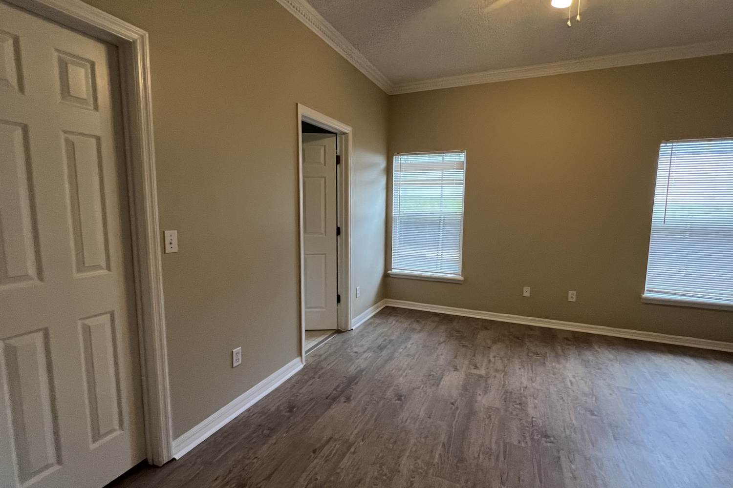 1303 Windy Meadow Dr photo 5