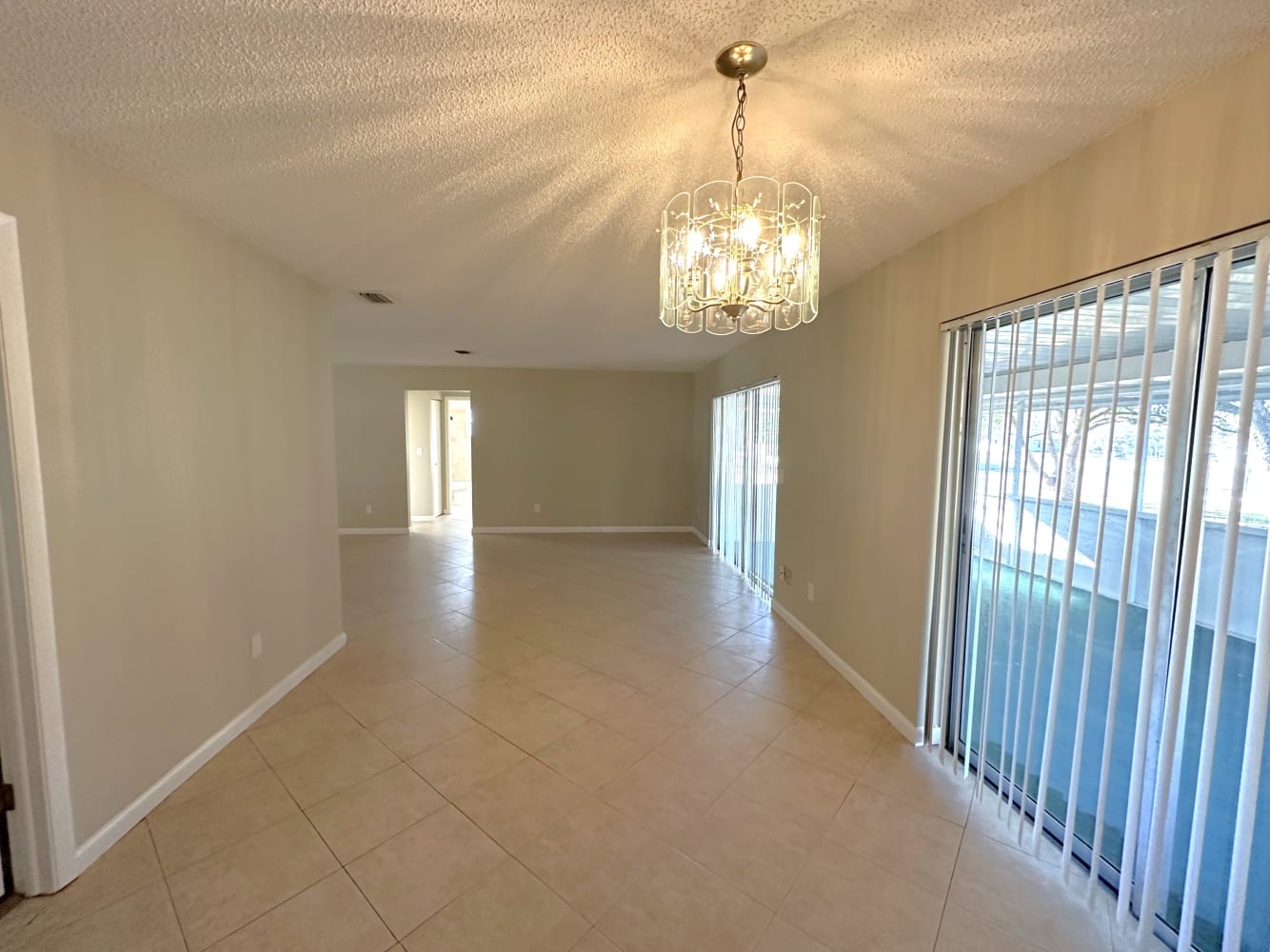 2454 Hope Ave photo 5