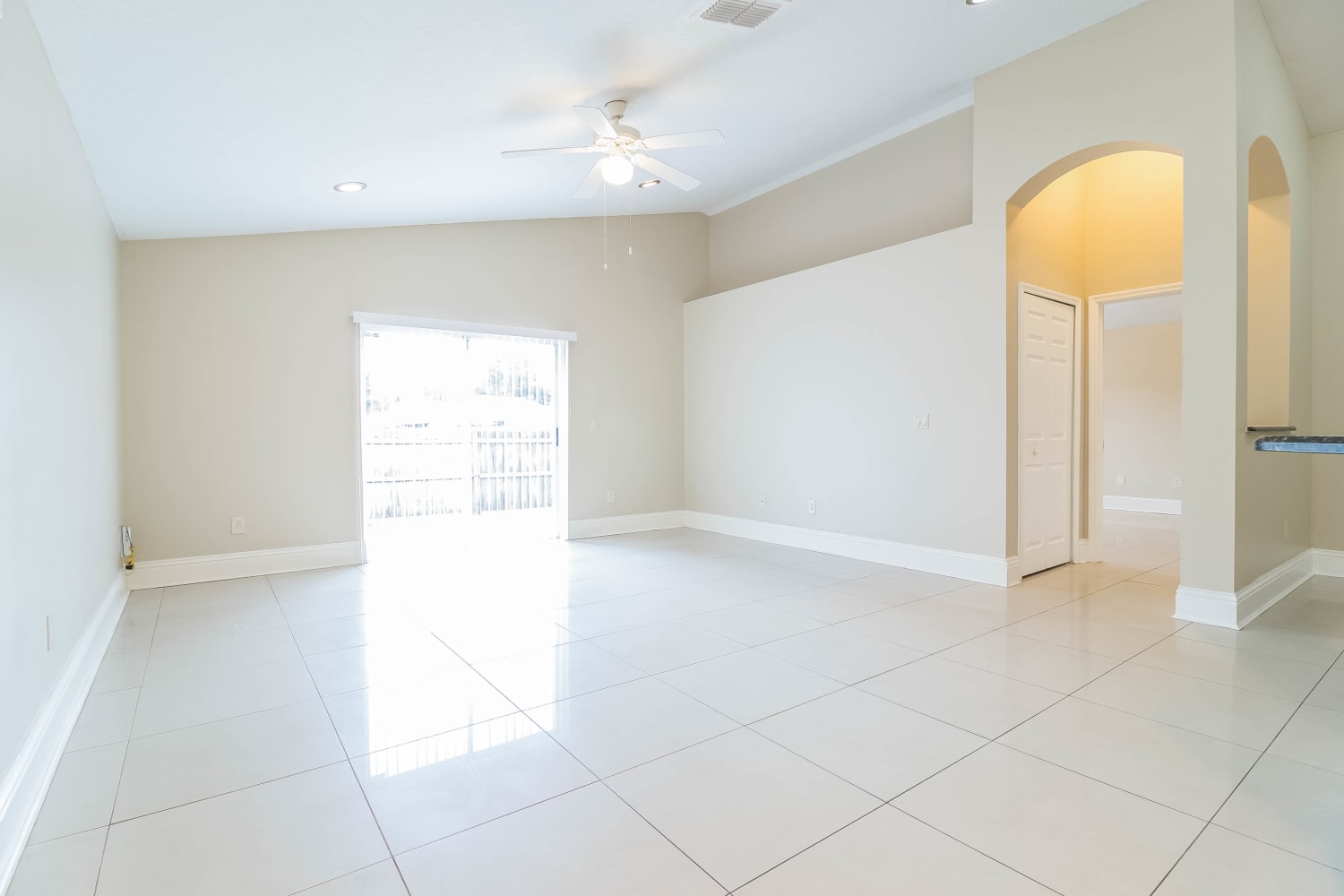 7918 Hidden Hollow Dr photo 4