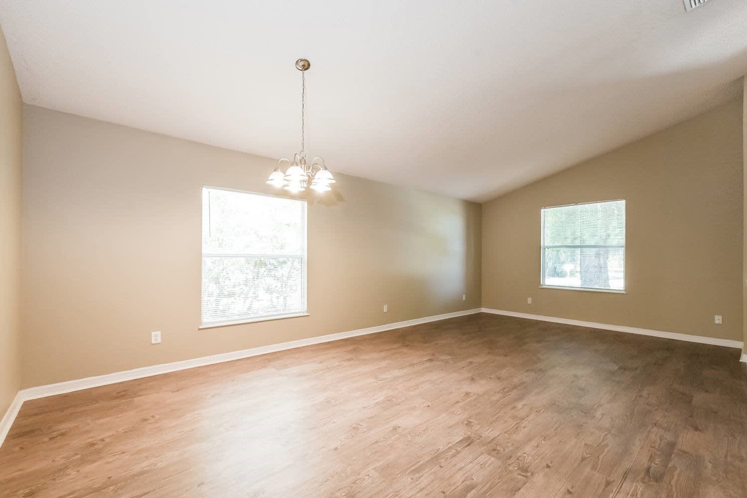 2479 Merry Rd photo 4