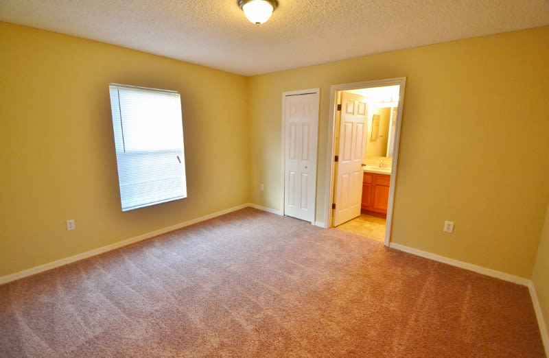 116 E Holly Dr photo 4