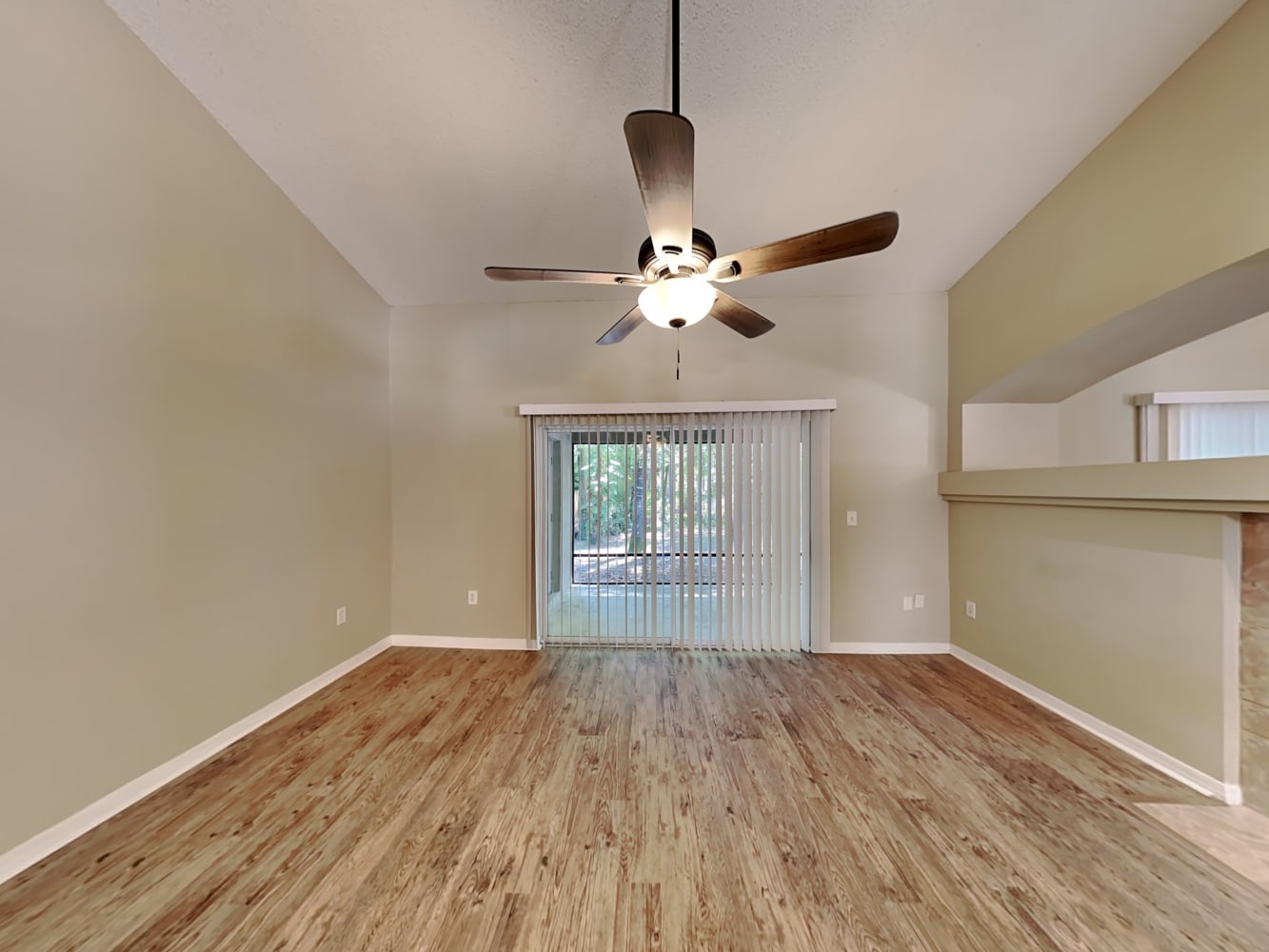1402 Whispering Woods Way photo 5