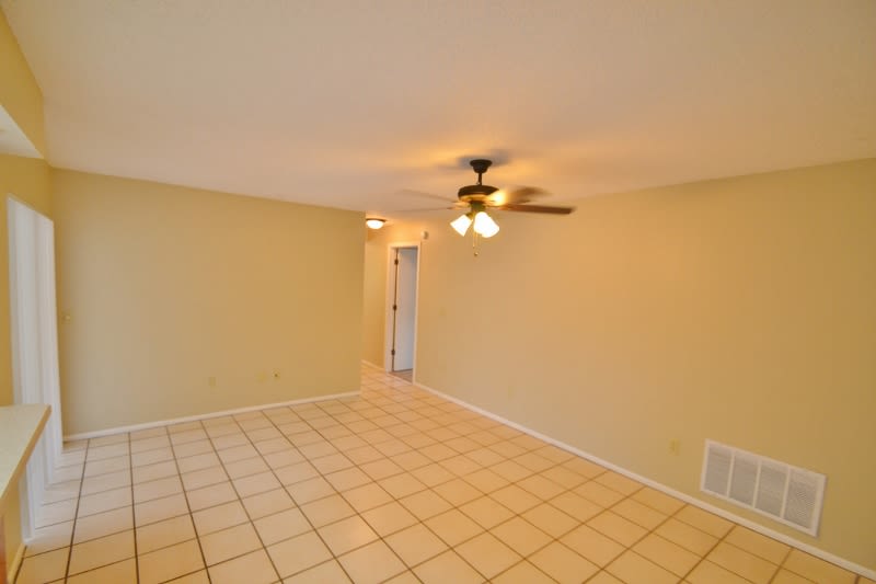 2931 Autumnwood Trl photo 3