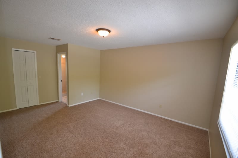 2931 Autumnwood Trl photo 4
