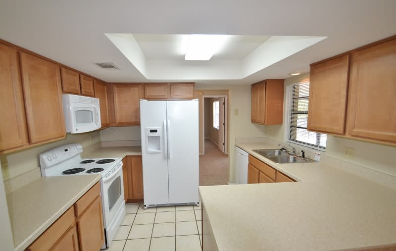 2931 Autumnwood Trl photo 2