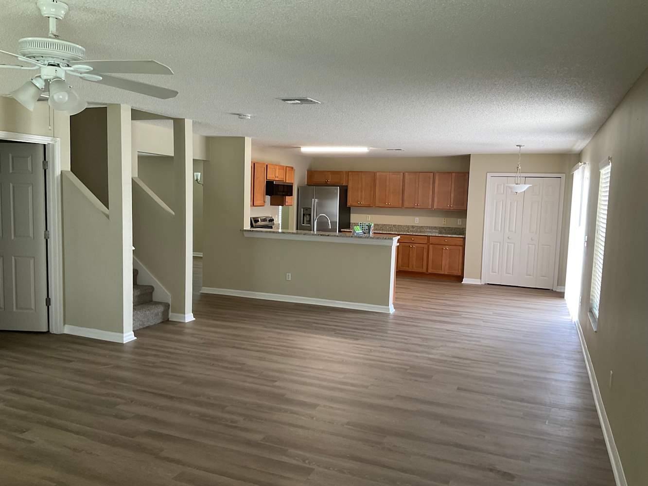 932 Crystal Bay Ln photo 3