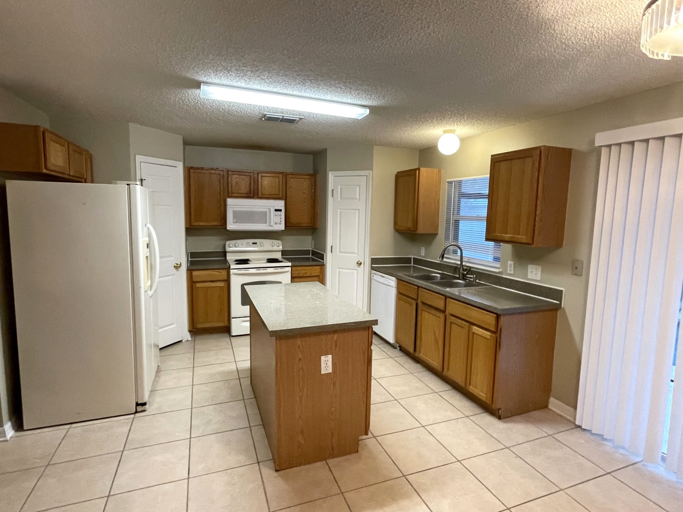 1374 Welch Ridge Ter photo 3