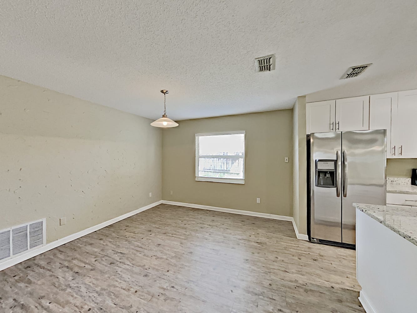 1601 Aster Dr photo 4