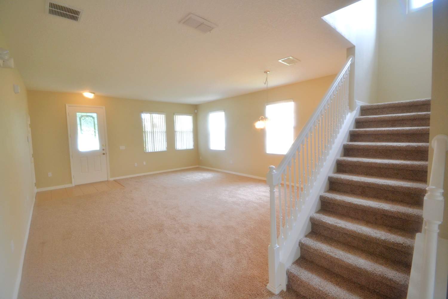 1033 Berkeley Dr photo 2