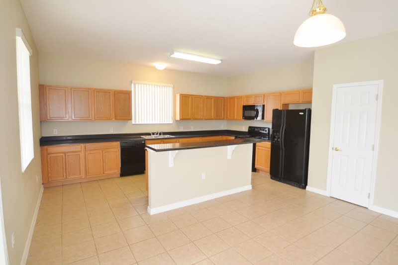 1033 Berkeley Dr photo 3