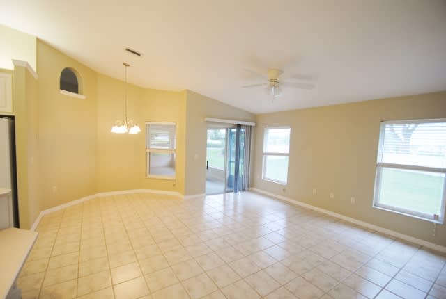 3051 Westgate Dr photo 2