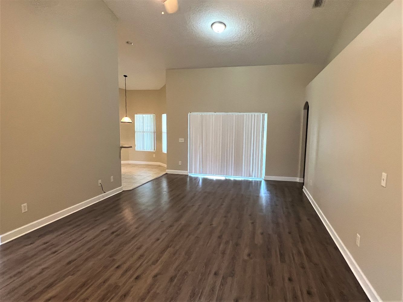 2008 Meadowside Dr photo 4
